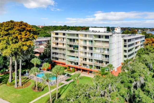 MLS: O6145735 Condo For Sale