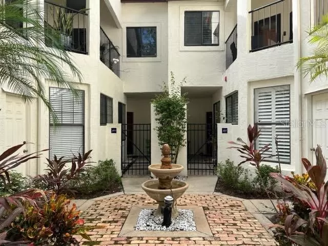 MLS: O6145996 Condo For Sale