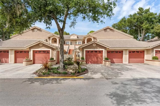 MLS: O6147054 Condo For Sale