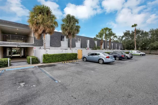 MLS: O6147187 Condo For Sale