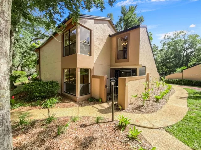 MLS: O6147796 Condo For Sale