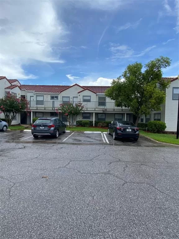 MLS: O6147919 Condo For Sale