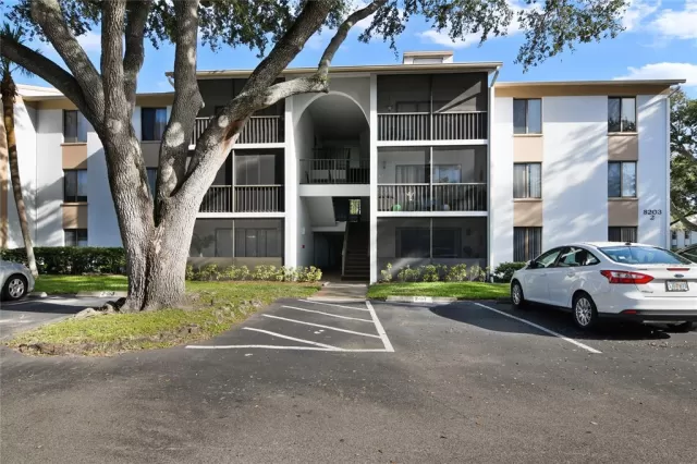 MLS: O6148158 Condo For Sale