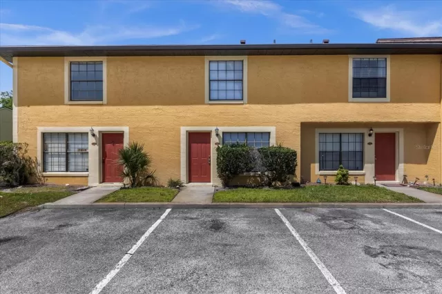 MLS: O6148234 Condo For Sale