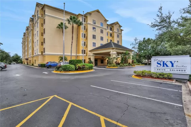 MLS: O6148685 Condo For Sale