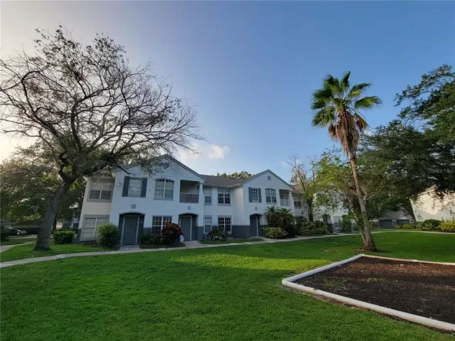 MLS: O6149023 Condo For Sale