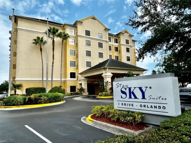 MLS: O6149216 Condo For Sale