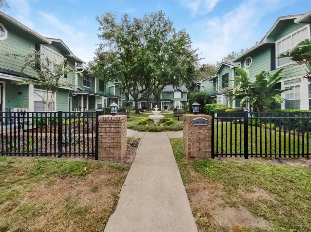 MLS: O6149301 Condo For Sale