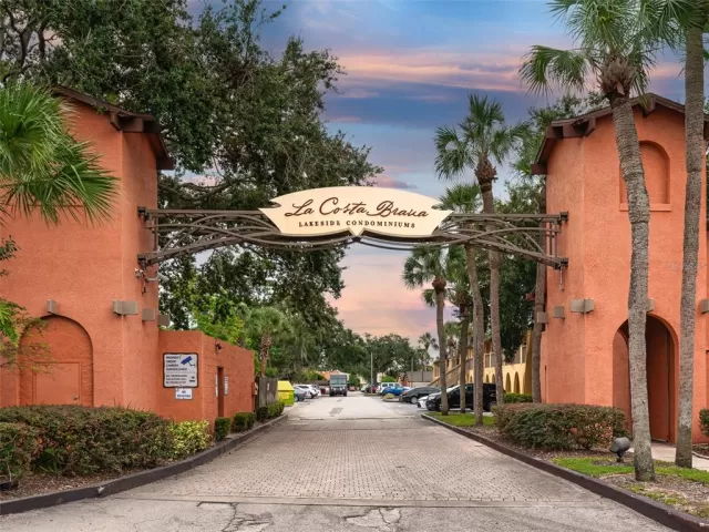 MLS: O6149328 Condo For Sale