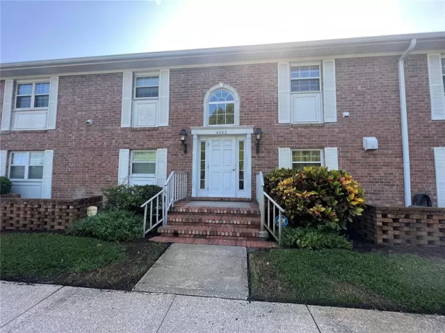 MLS: O6149393 Condo For Sale