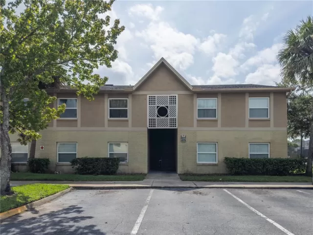 MLS: O6149498 Condo For Sale