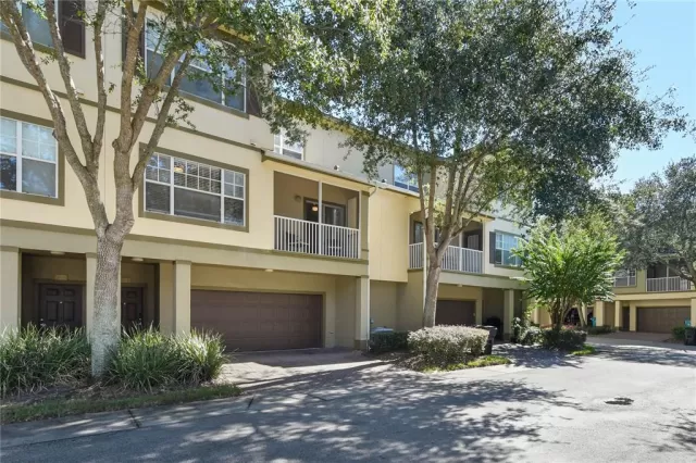 MLS: O6149831 Condo For Sale