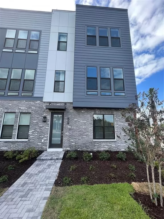 MLS: O6149832 Condo For Sale