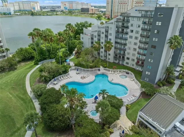MLS: O6152687 Condo For Sale