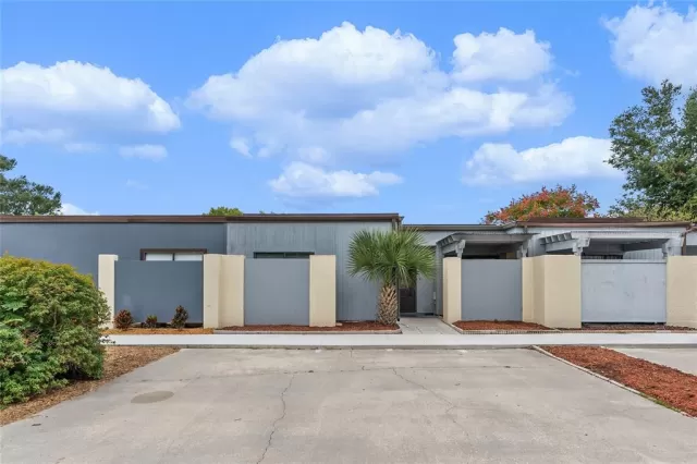 MLS: O6153180 Condo For Sale