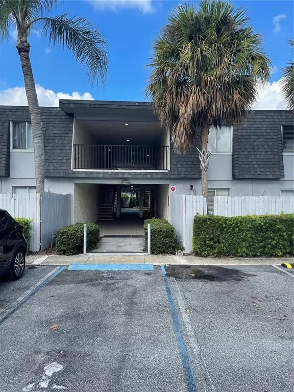 MLS: O6153285 Condo For Sale