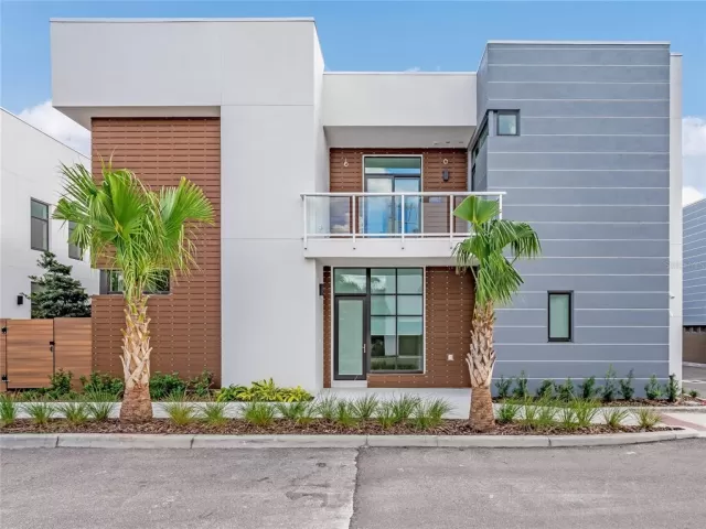 MLS: O6153514 Condo For Sale