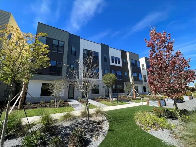 MLS: O6153767 Condo For Sale