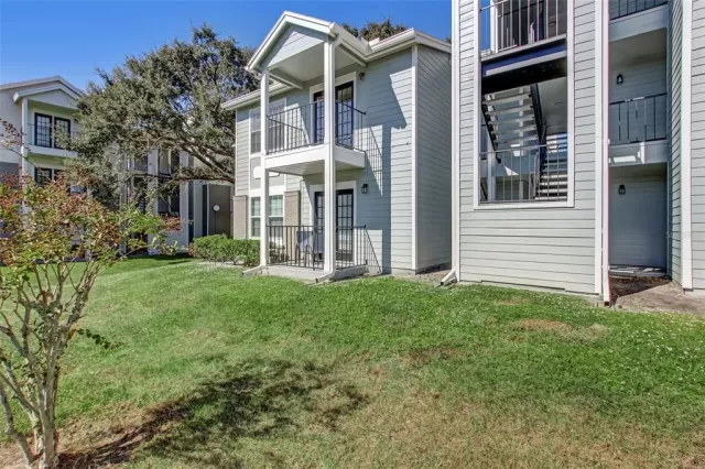 MLS: O6154349 Condo For Sale