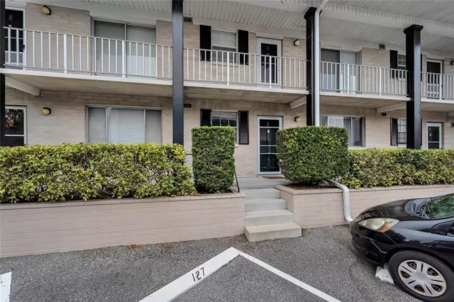 MLS: O6154377 Condo For Sale