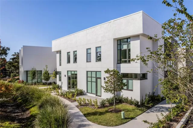 MLS: O6155419 Condo For Sale