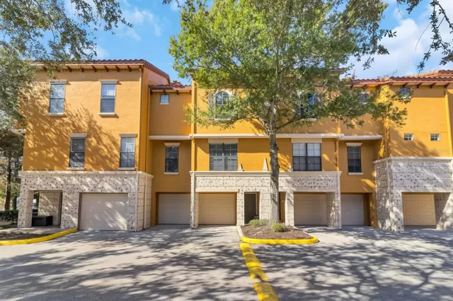MLS: O6155773 Condo For Sale