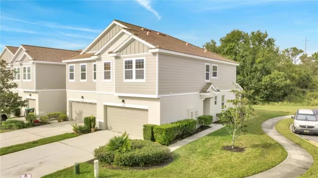 MLS: O6156404 Condo For Sale