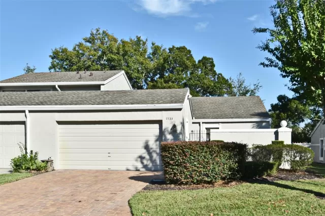 MLS: O6156456 Condo For Sale