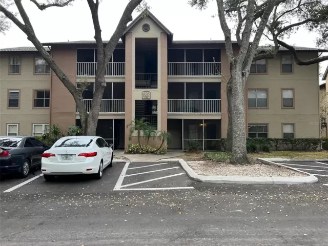 MLS: O6156788 Condo For Sale