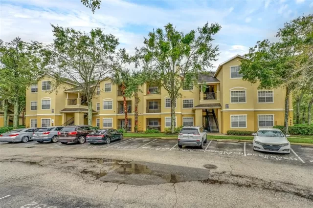 MLS: O6158011 Condo For Sale