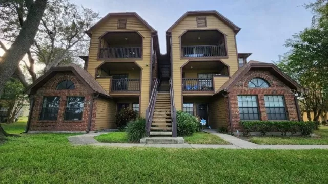 MLS: O6159544 Condo For Sale