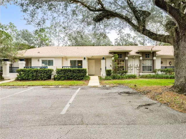 MLS: O6160000 Condo For Sale