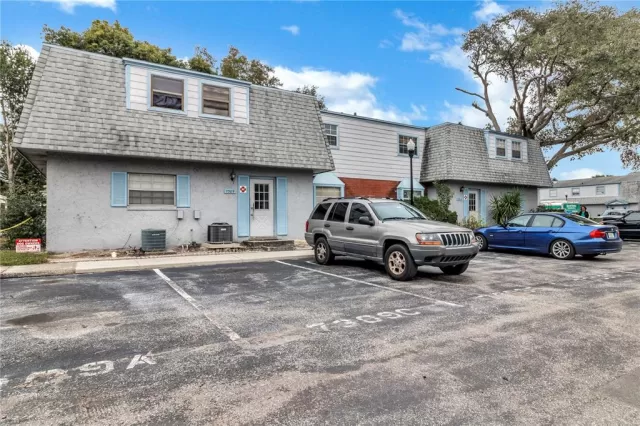 MLS: O6163222 Condo For Sale