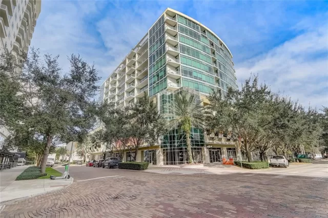 MLS: O6163639 Condo For Sale