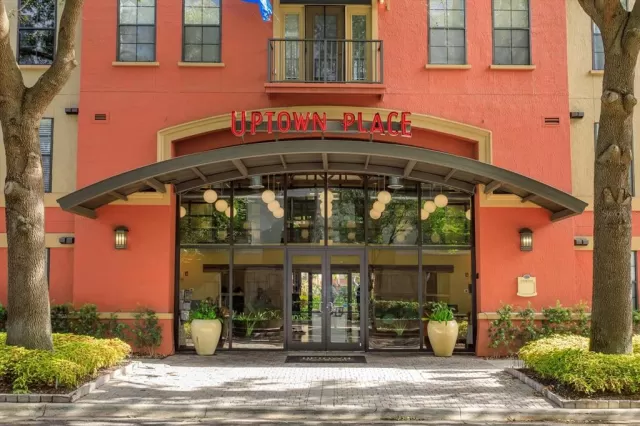 MLS: O6164792 Condo For Sale