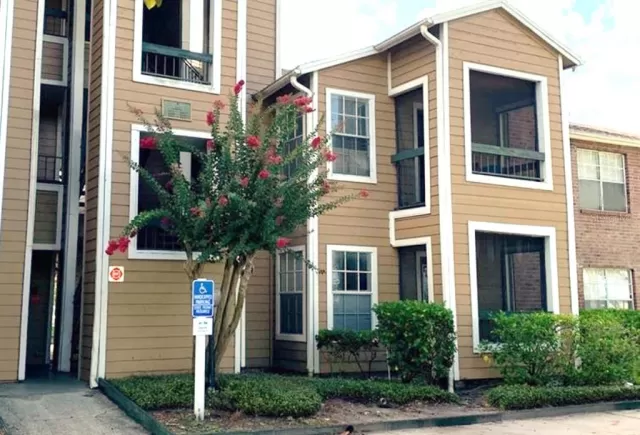 MLS: O6165062 Condo For Sale