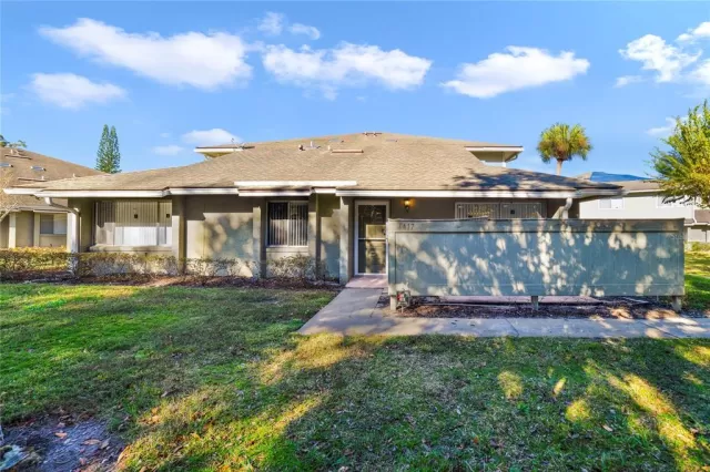 MLS: O6165406 Condo For Sale
