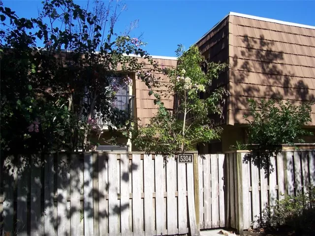 MLS: O6165547 Condo For Sale