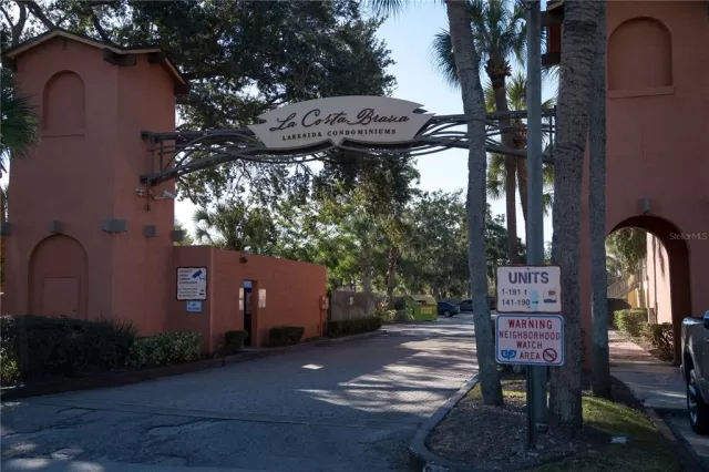 MLS: O6166014 Condo For Sale