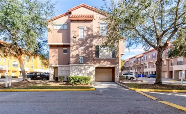 MLS: O6166277 Condo For Sale