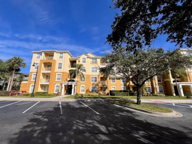 MLS: O6169031 Condo For Sale