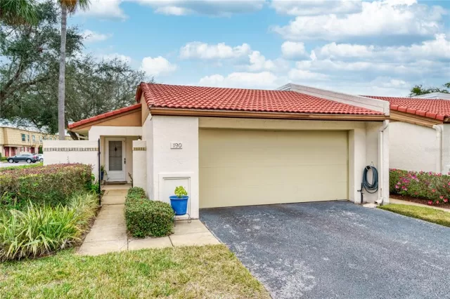MLS: O6169256 Condo For Sale