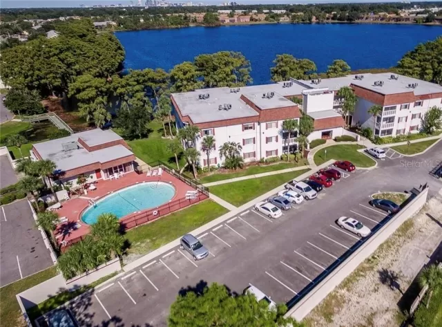 MLS: O6169351 Condo For Sale