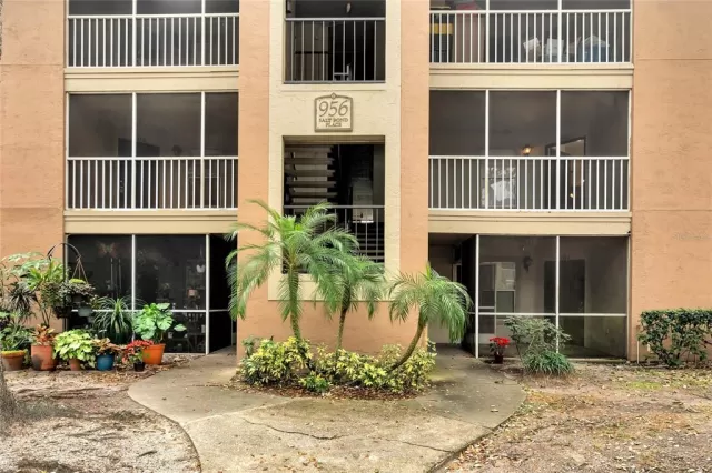 MLS: O6169701 Condo For Sale