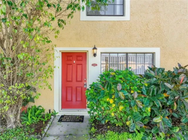 MLS: O6171303 Condo For Sale