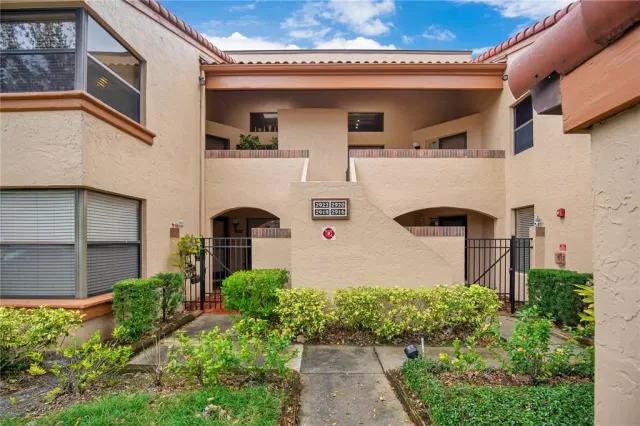 MLS: O6171385 Condo For Sale