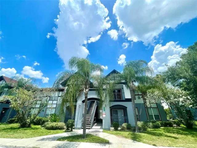 MLS: O6172396 Condo For Sale