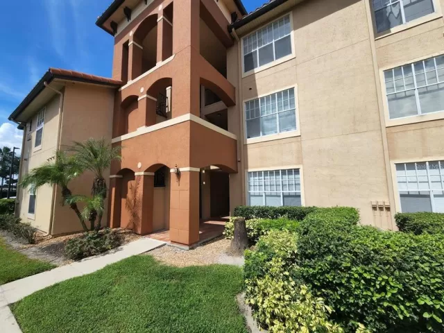 MLS: O6172424 Condo For Sale
