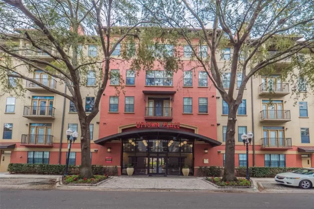 MLS: O6173341 Condo For Sale