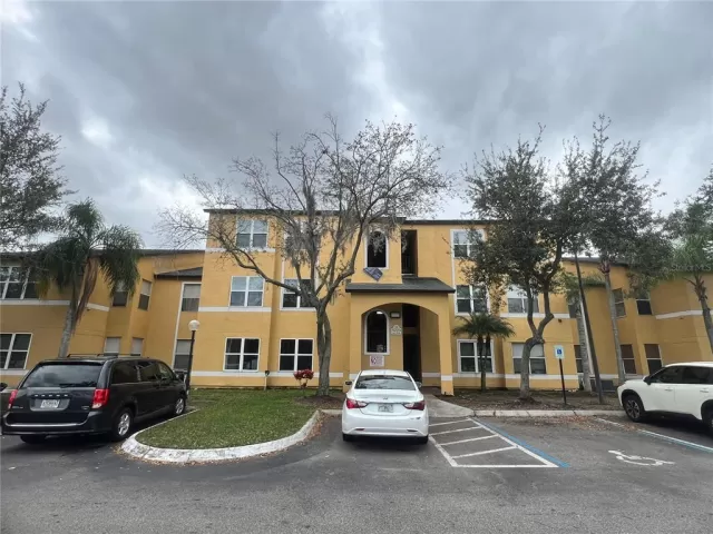 MLS: O6173447 Condo For Sale